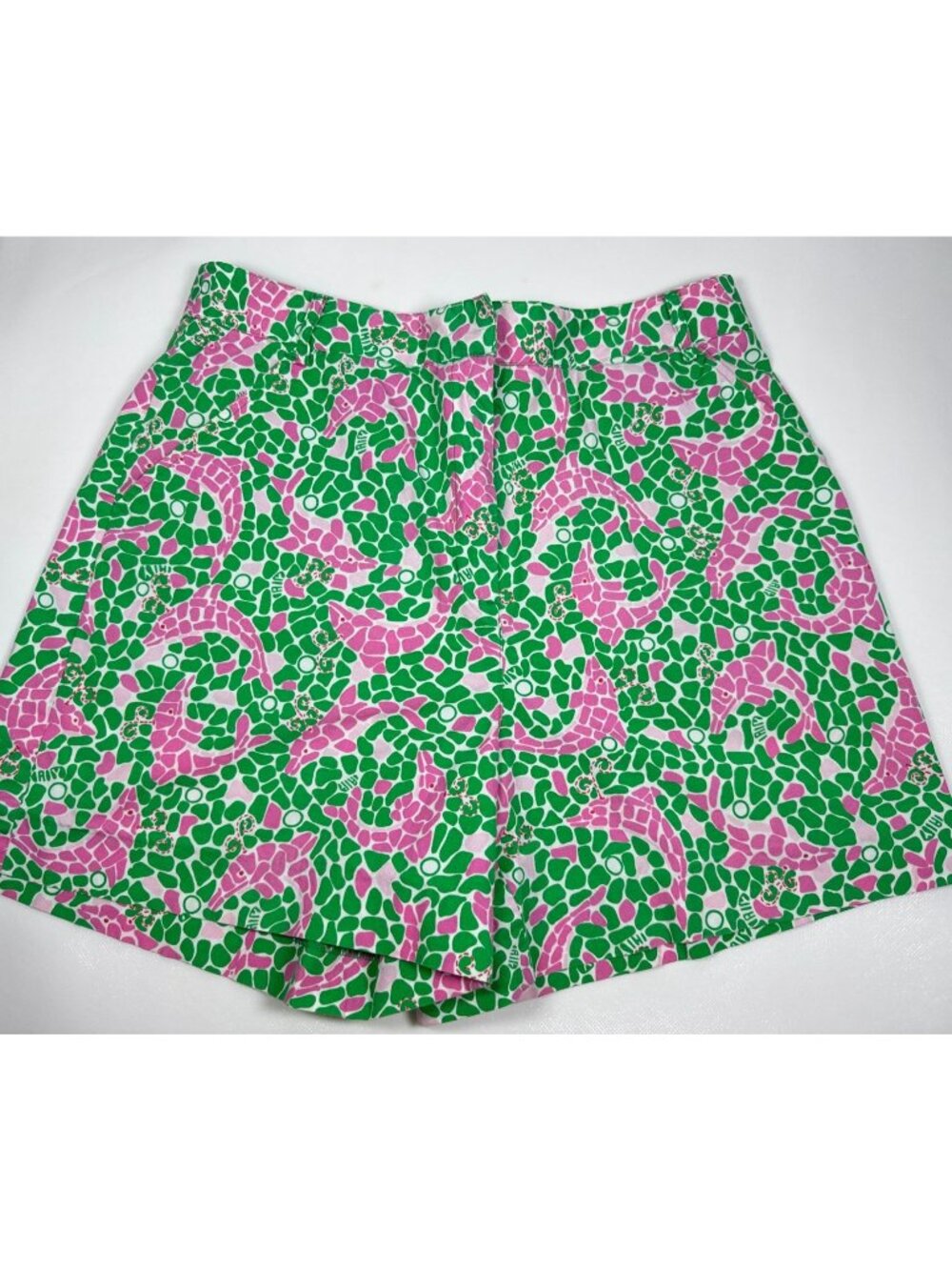 Lilly Pulitzer Women 10 Shorts Pink Green Mosaic Dolphin Golphin Preppy